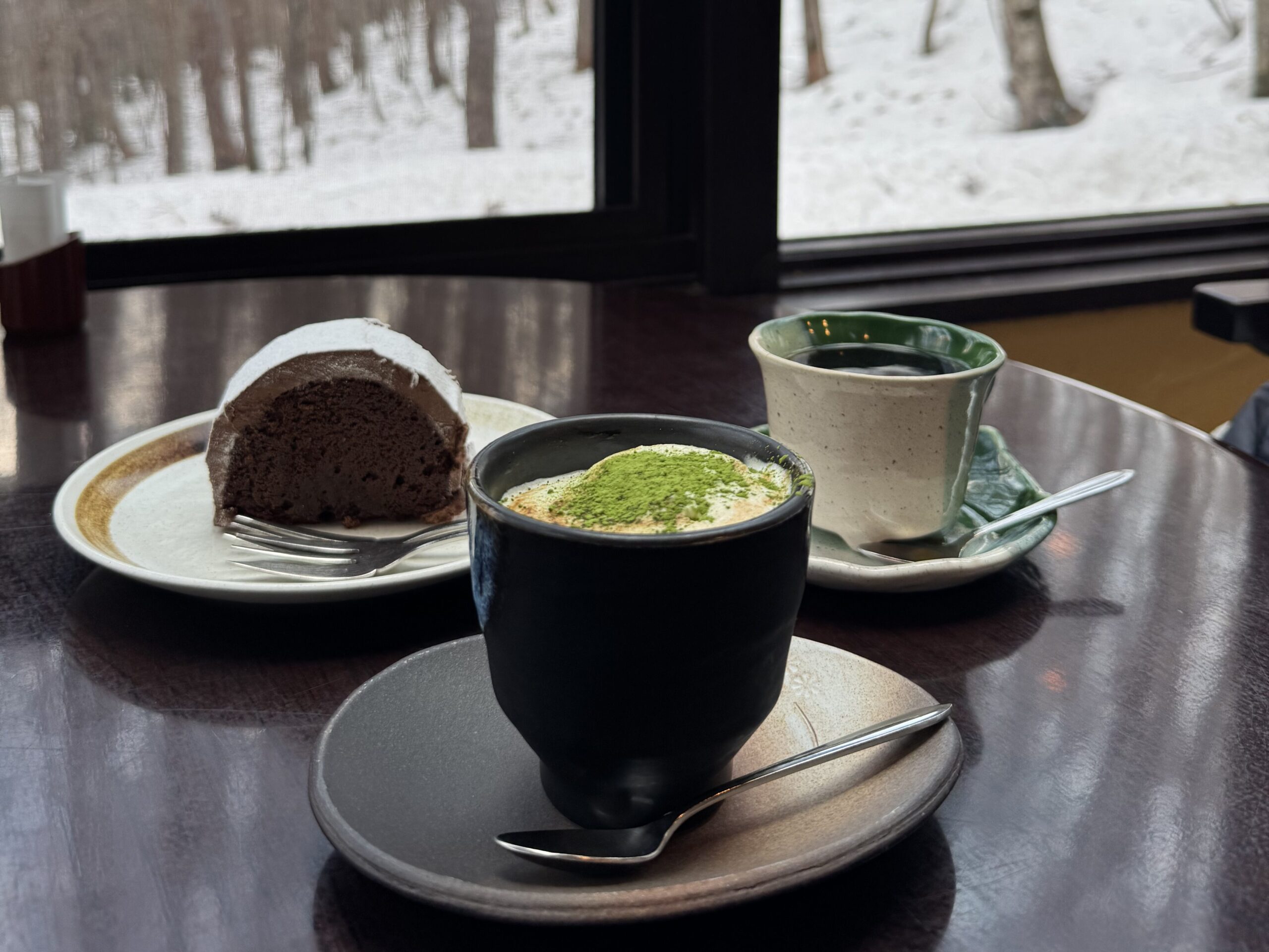 joynerary furano mori no tokei cafe forest window 01