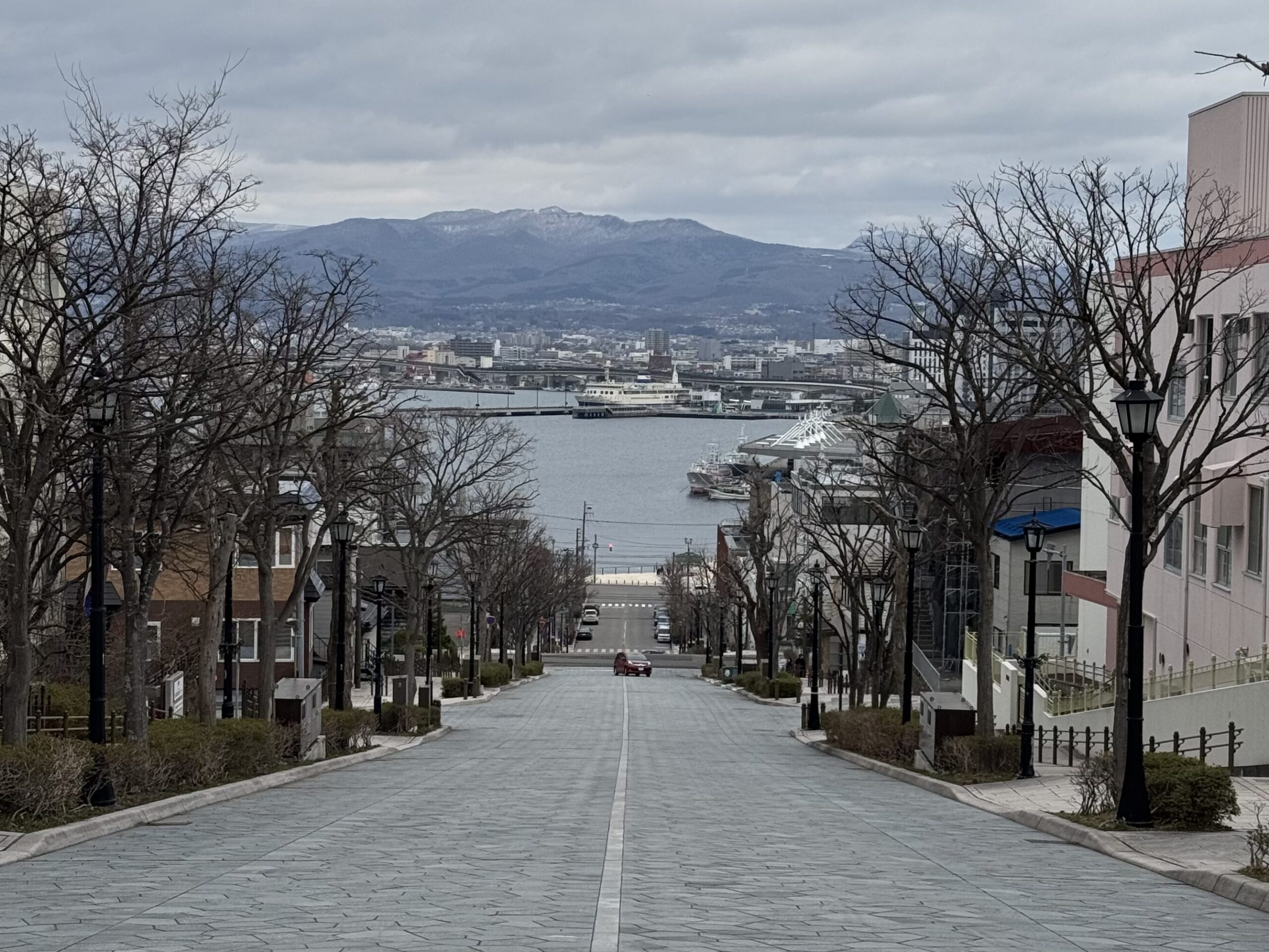 joynerary hakodate hachimanzaka slope harbour view