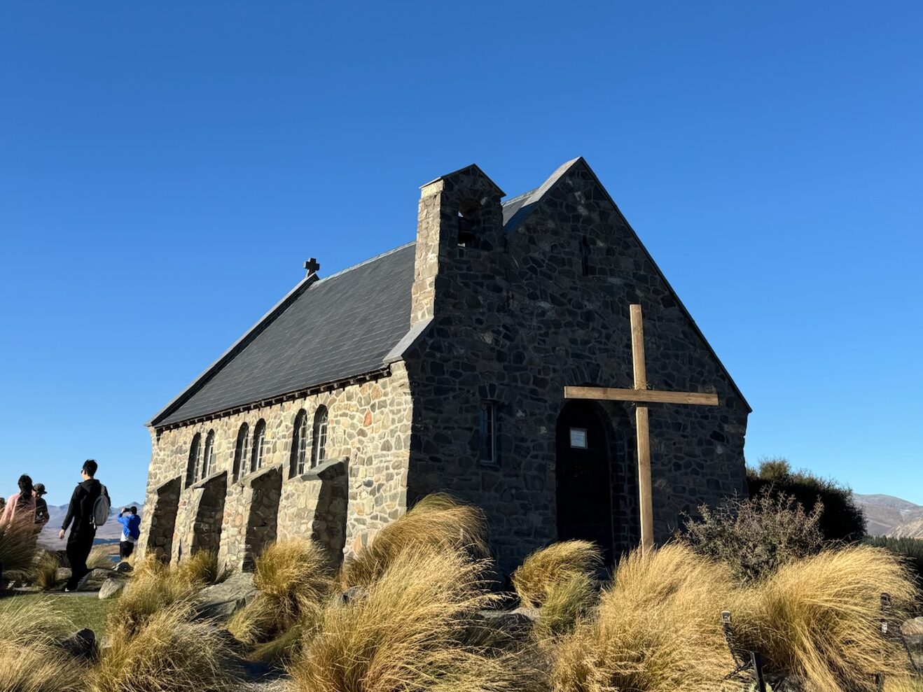 蒂卡波湖攻略|Lake Tekapo 吃住玩完整指南、行程建議與真實評價 joynerary tekapo church good shepherd lake view