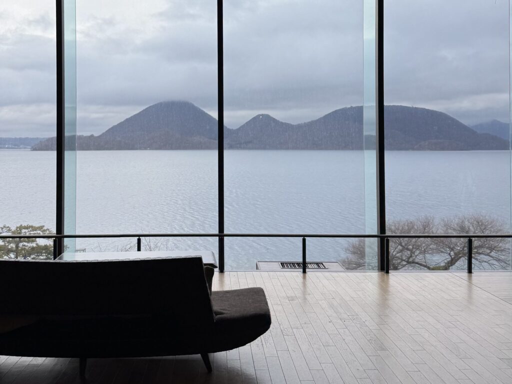 joynerary toya lake suite lobby lake view
