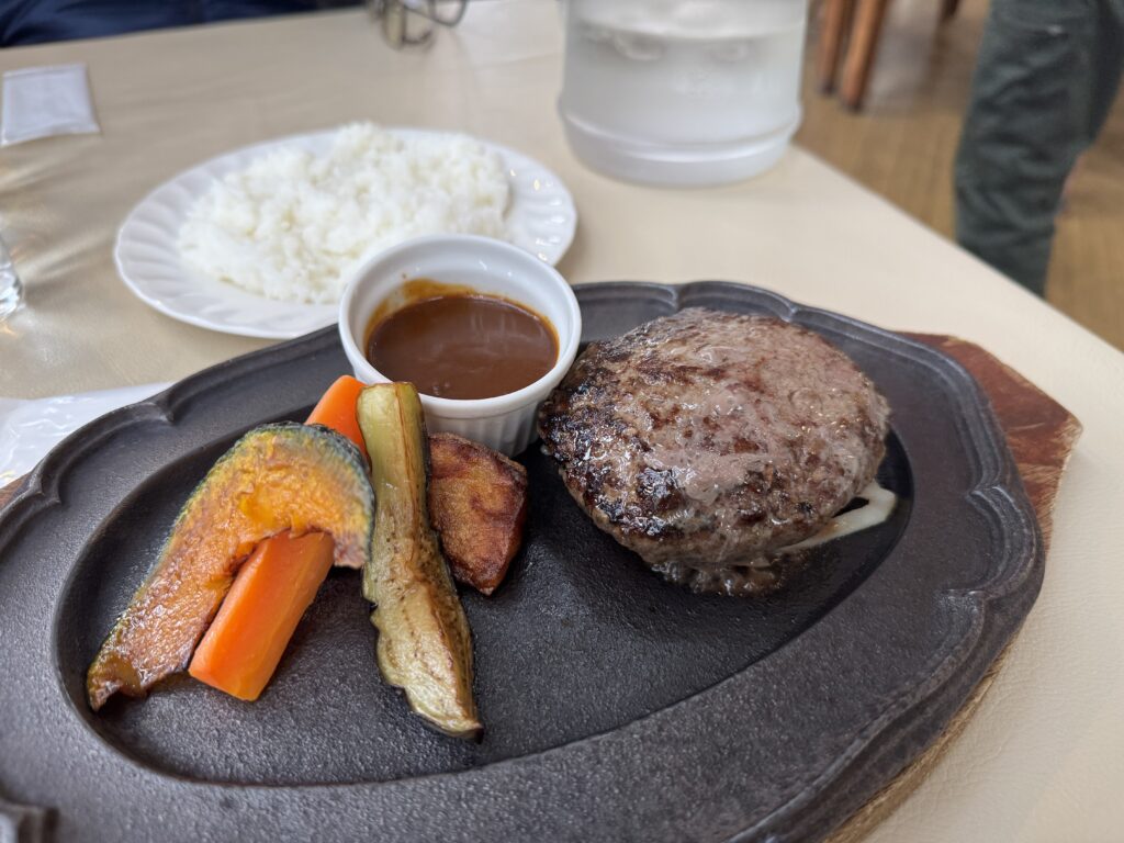 北海道美食全攻略|函館・富良野・札幌 10 間必吃餐廳推薦 joynerary chiyoda farm biei wagyu hamburger