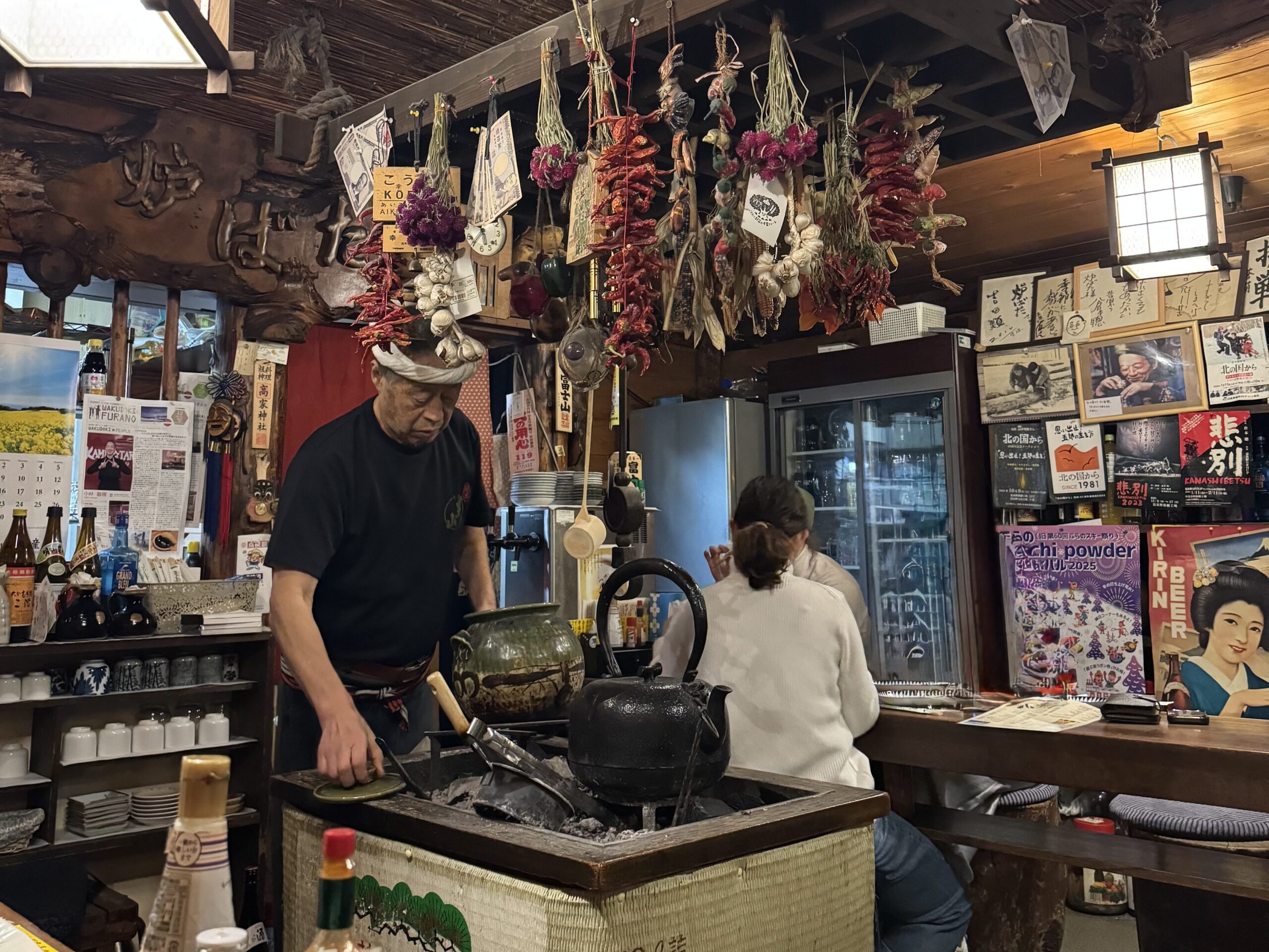 北海道美食全攻略|函館・富良野・札幌 10 間必吃餐廳推薦 joynerary robata furano charcoal grill