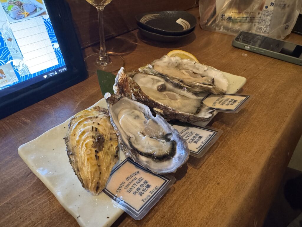 京都必吃美食|從錦市場小吃到在地老舖,12間餐廳完整推薦 joynerary kakiya nishiki daiyasu oysters