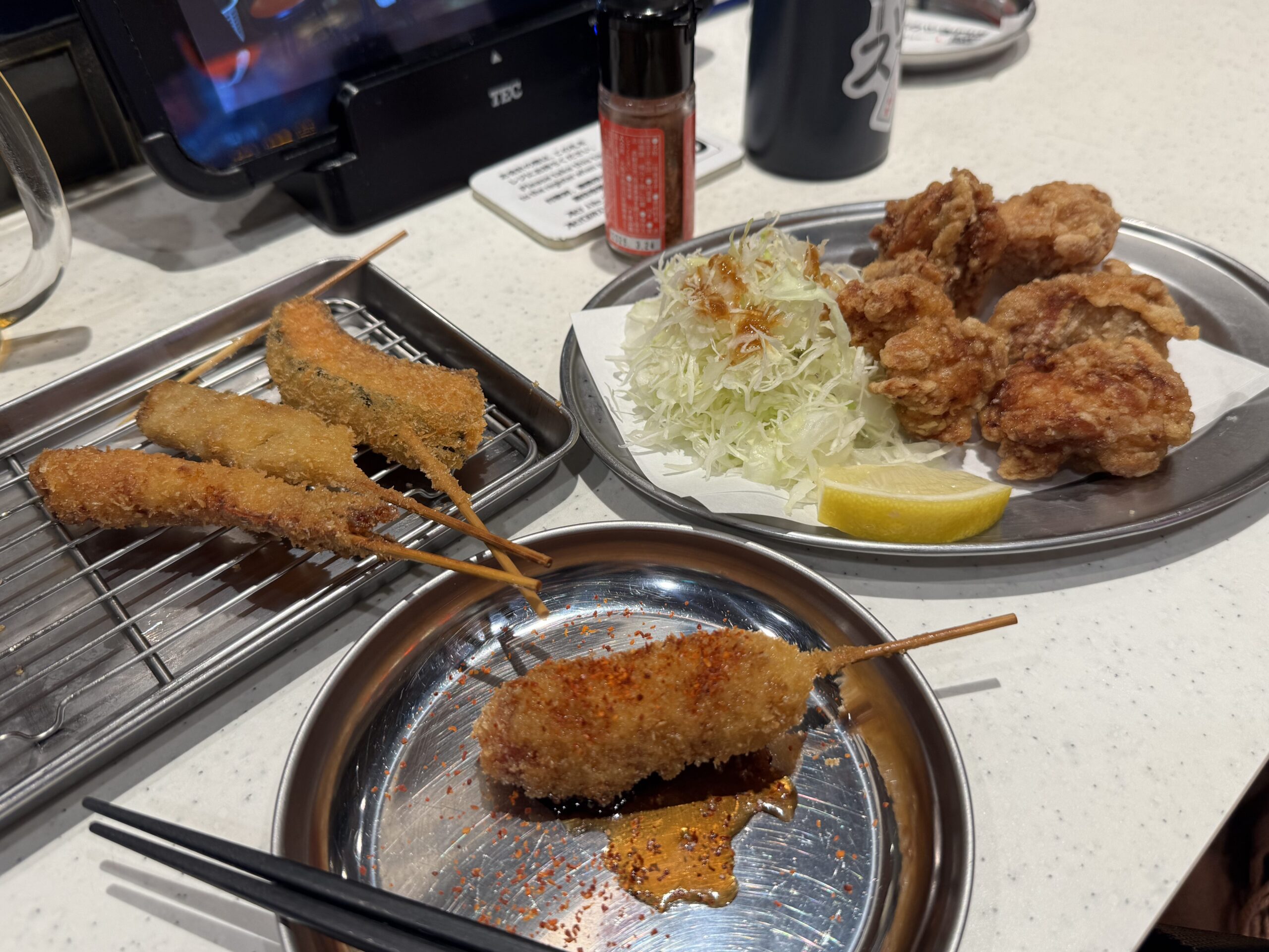 大阪美食推薦|木津市場海鮮、壽喜燒、大阪燒10間必吃餐廳 joynerary kushikatsu daruma tsutenkaku